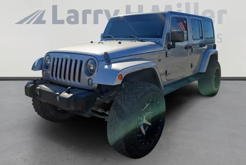 2014 Jeep Wrangler Unlimited Sahara photo 1