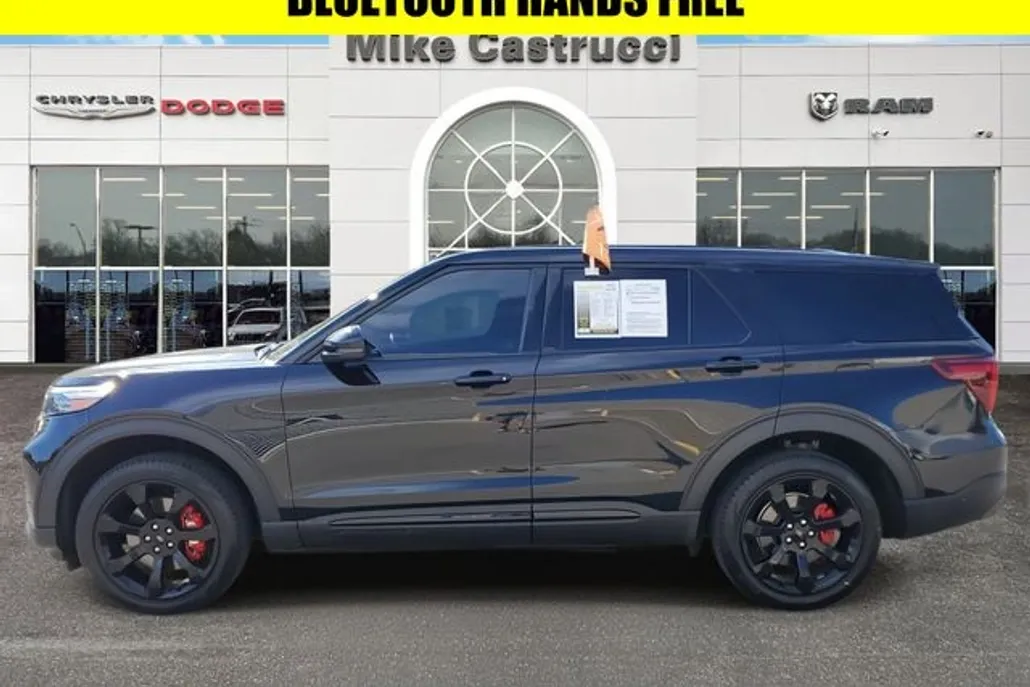 2022 Ford Explorer ST photo 1