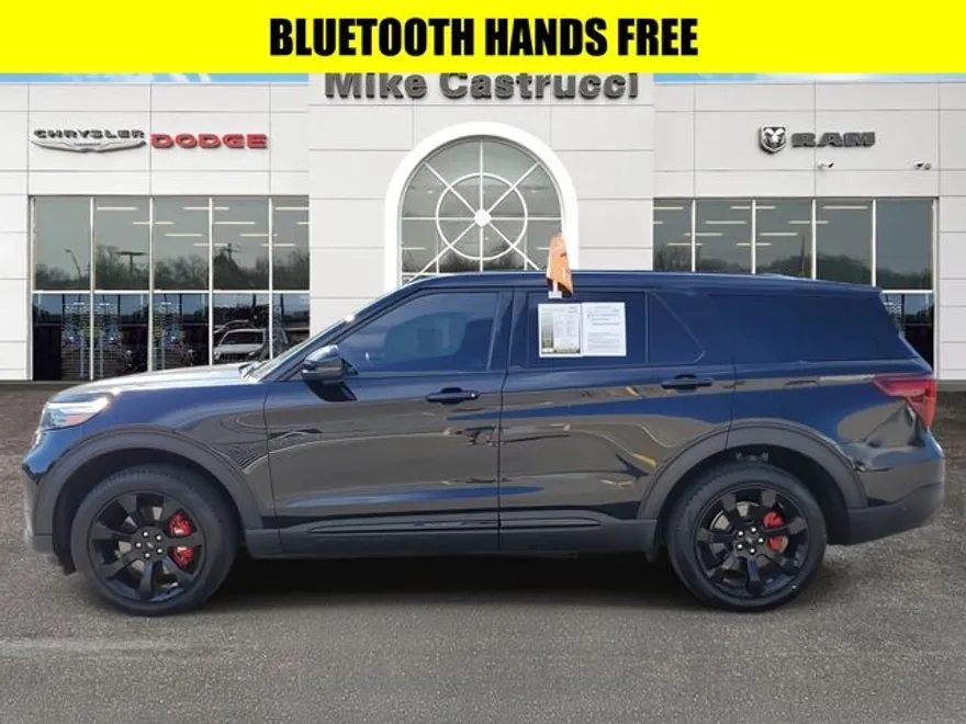 2022 Ford Explorer ST photo 1