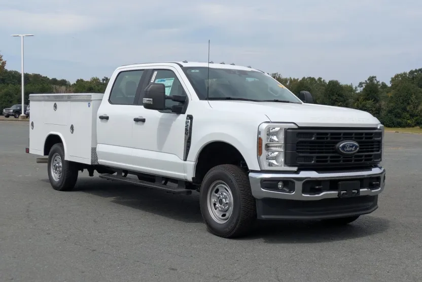 2025 Ford F-250 XL photo 1