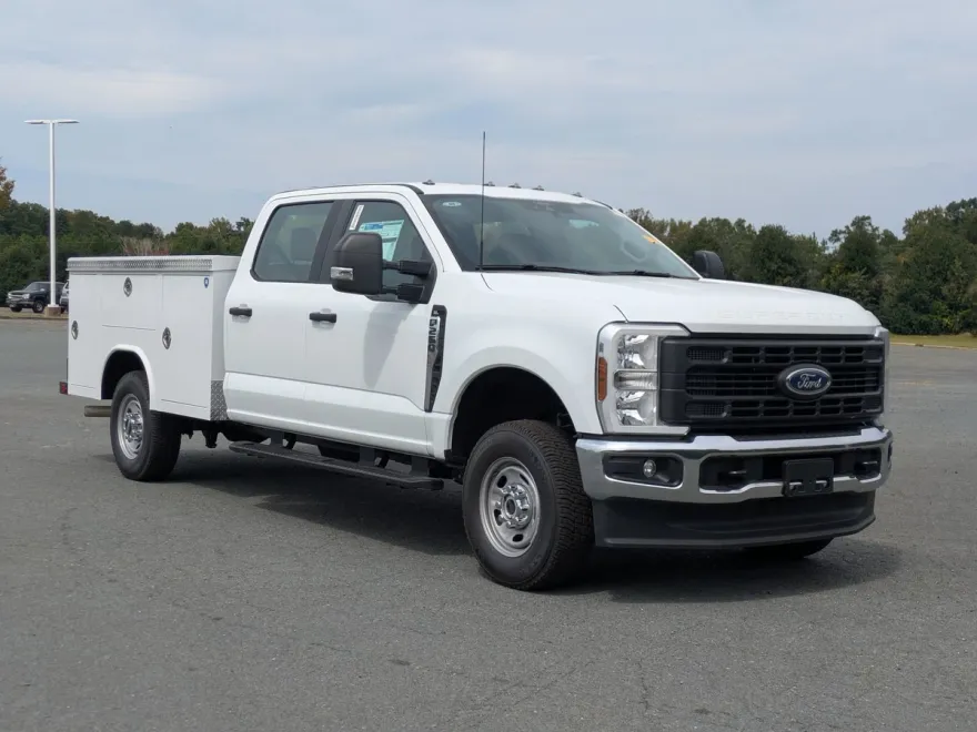 2025 Ford F-250 XL photo 1