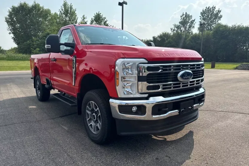 2025 Ford F-250 XLT photo 1