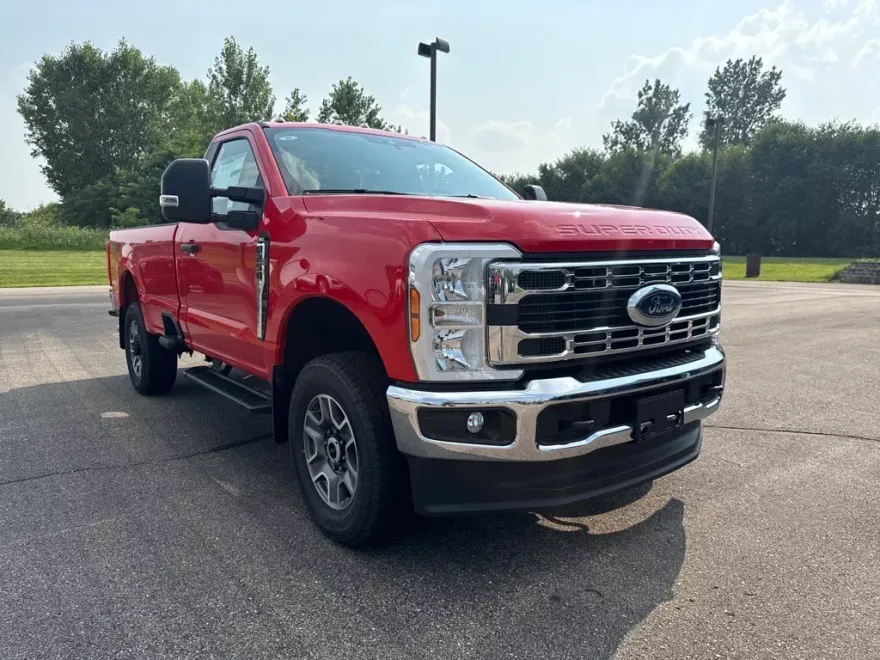 2025 Ford F-250 XLT photo 1