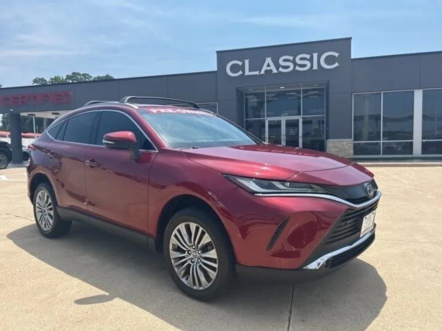2023 Toyota Venza XLE photo 1