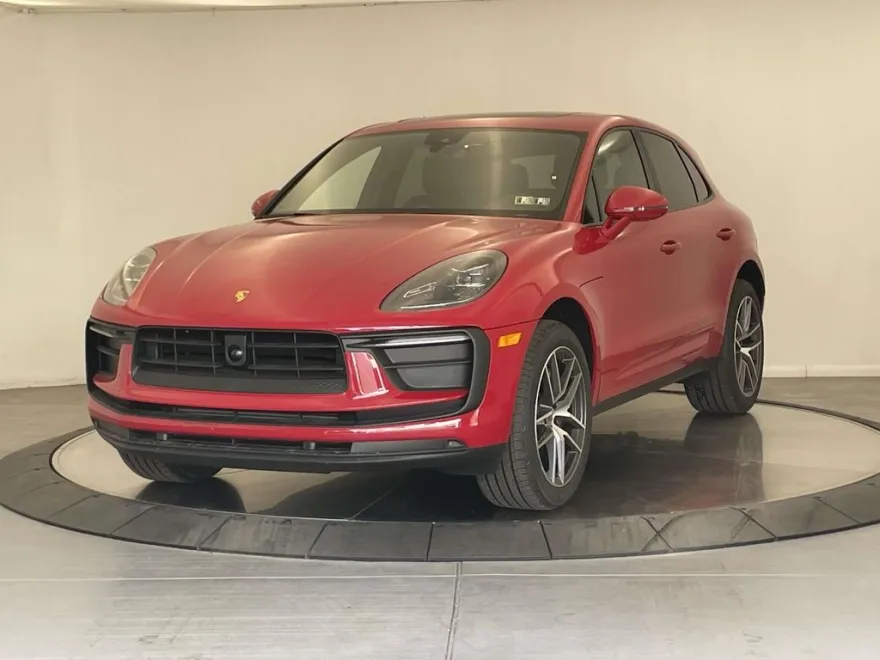 2025 Porsche Macan Base photo 1