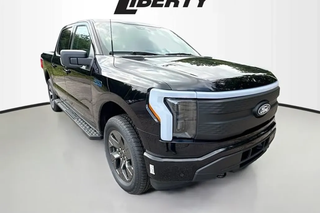 2025 Ford F-150 Lightning photo 1