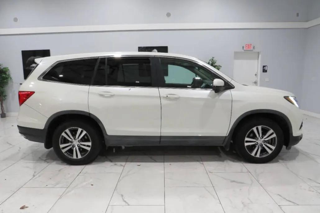 2016 Honda Pilot EX photo 1