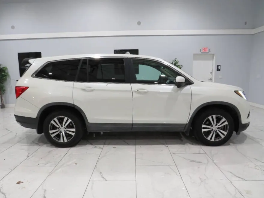 2016 Honda Pilot EX photo 1