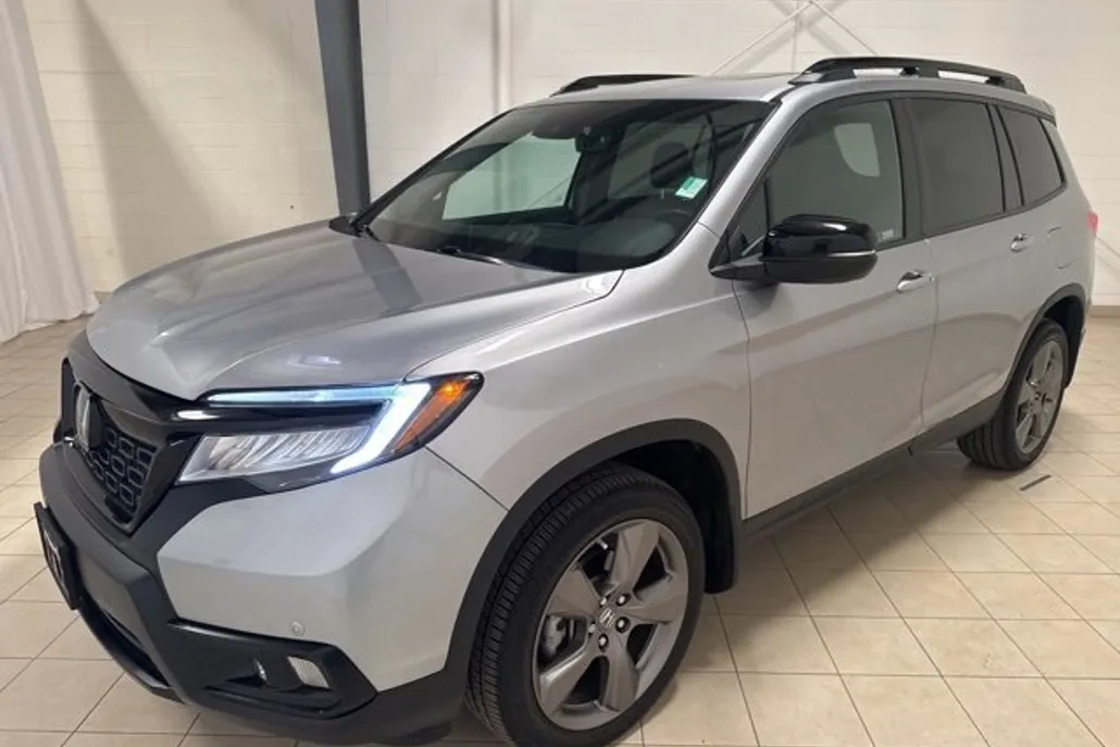 2021 Honda Passport Touring photo 1