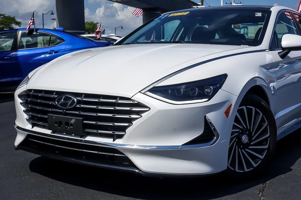 2021 Hyundai Sonata Hybrid Limited photo 1