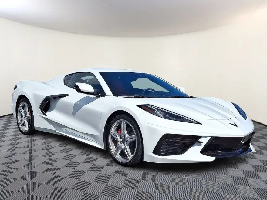 2024 Chevrolet Corvette Stingray 2LT photo 1