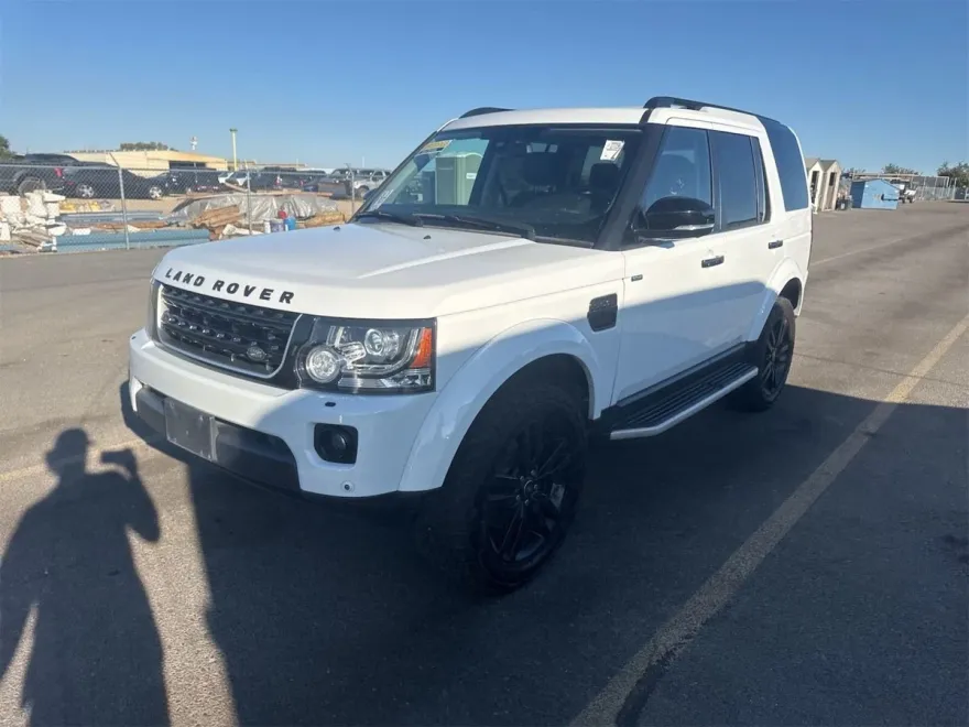 2016 Land Rover LR4 HSE photo 1