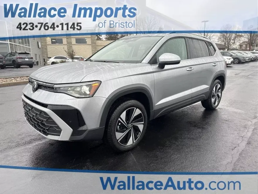 2025 Volkswagen Taos SE photo 1