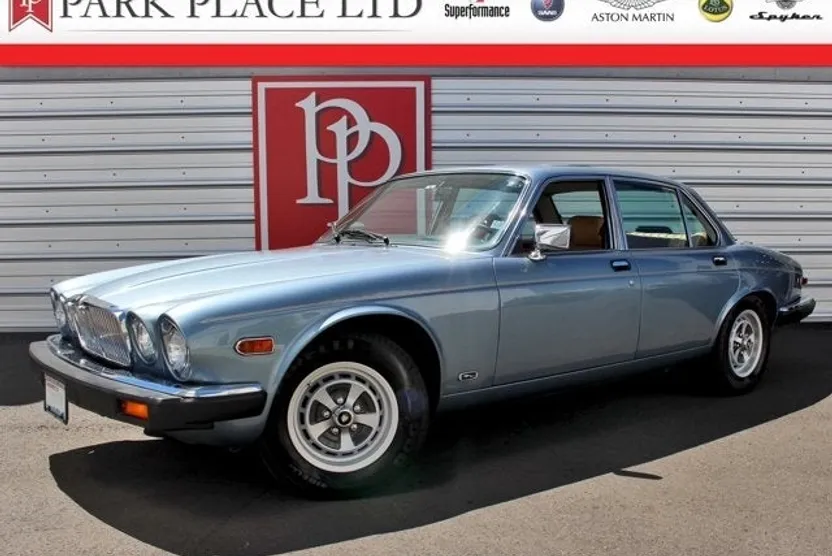 1987 Jaguar XJ photo 1