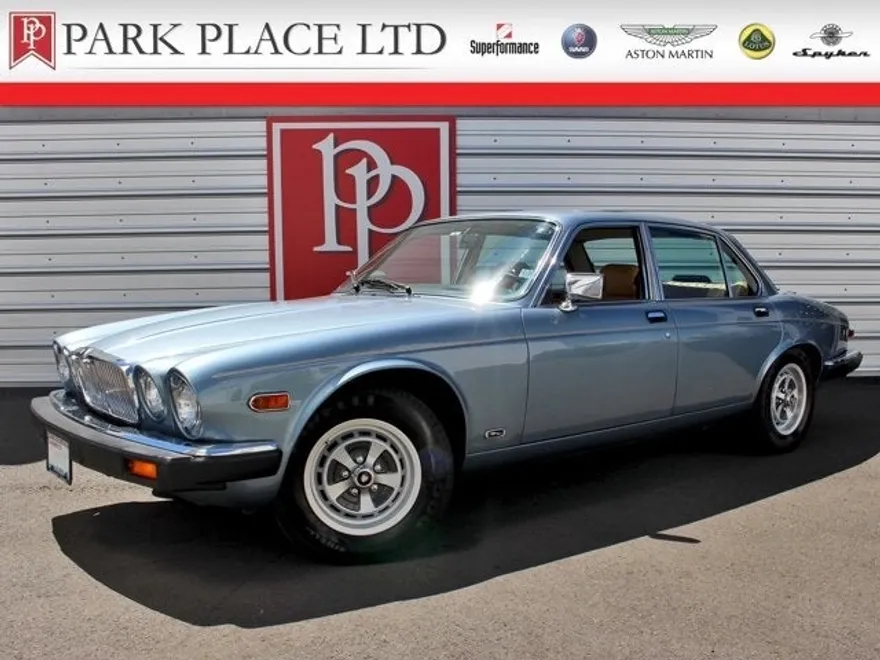 1987 Jaguar XJ photo 1