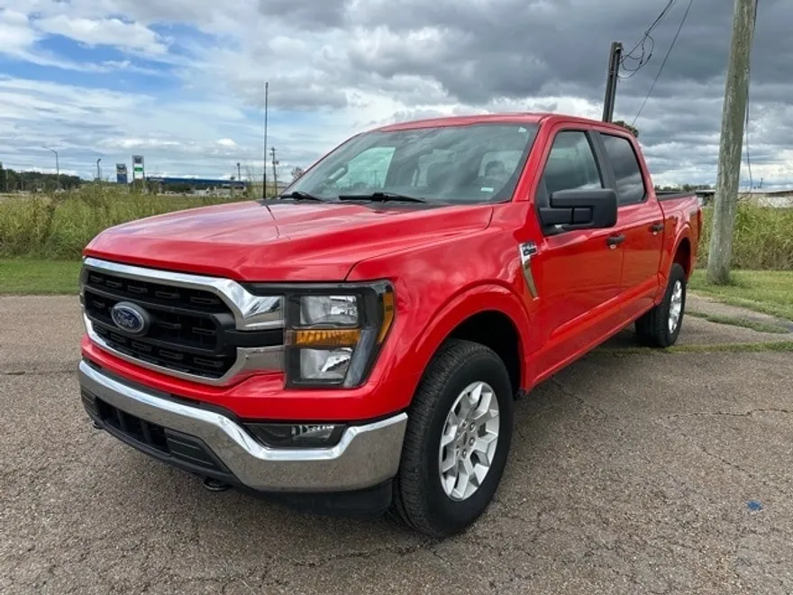 2023 Ford F-150 XLT photo 1