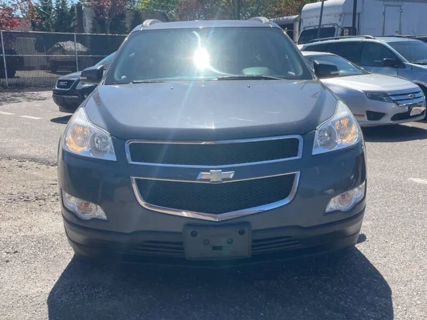 2011 Chevrolet Traverse 2LT photo 1