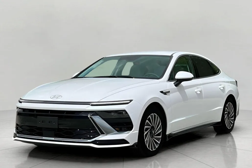 2025 Hyundai Sonata Hybrid SEL photo 1