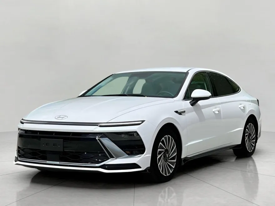 2025 Hyundai Sonata Hybrid SEL photo 1