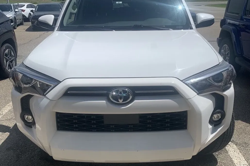 2022 Toyota 4Runner SR5 4WD photo 1