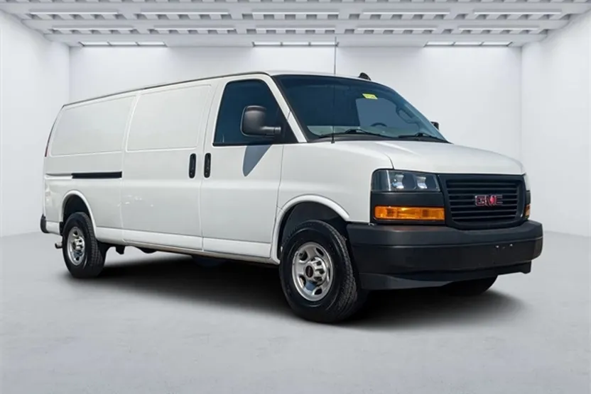 2023 Gmc Savana 2500 photo 1