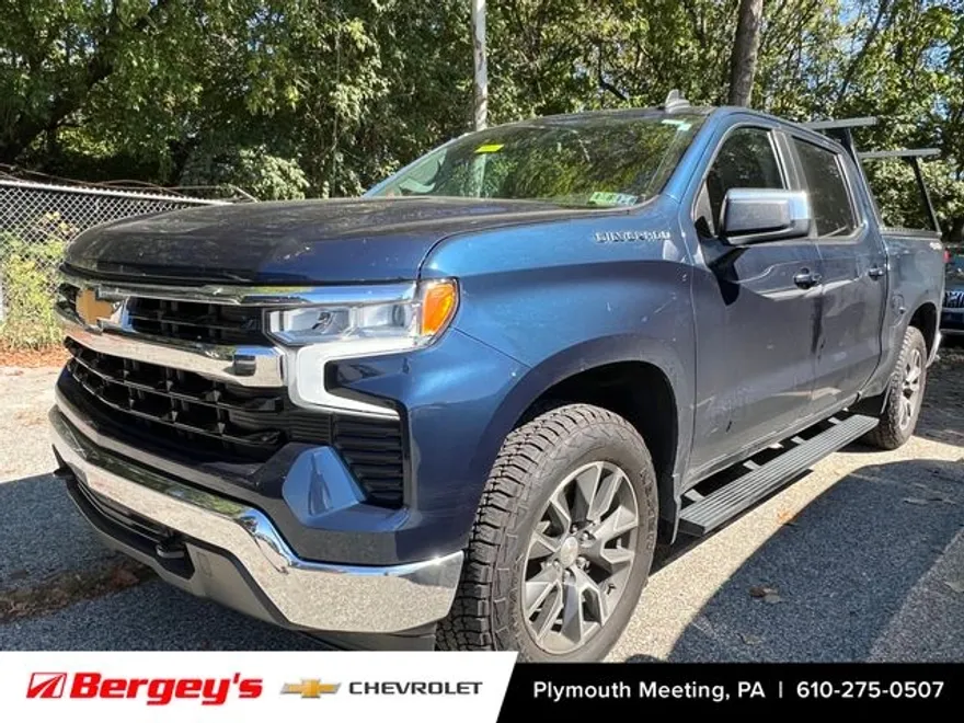 2022 Chevrolet Silverado 1500 LT photo 1