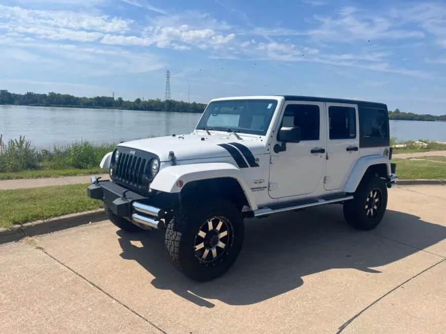2016 Jeep Wrangler Unlimited Sahara Anniversary Edition photo 1