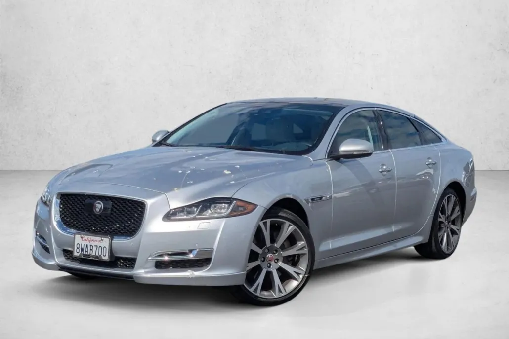 2018 Jaguar XJ R-Sport photo 1