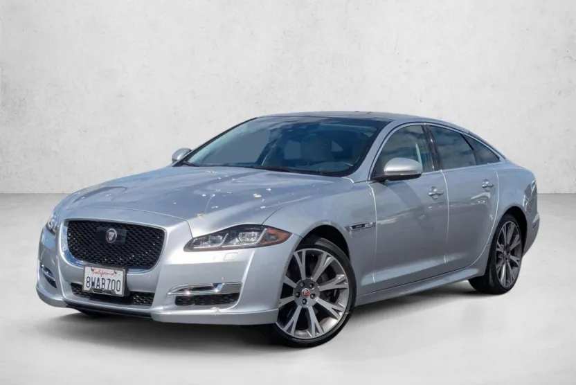2018 Jaguar XJ R-Sport photo 1