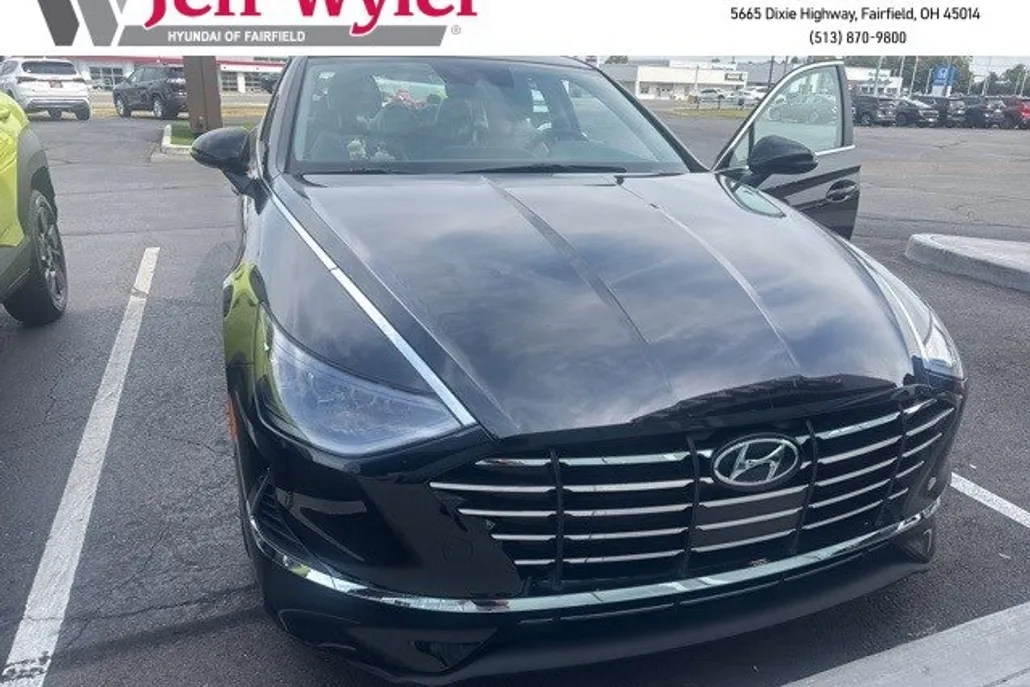 2023 Hyundai Sonata SE photo 1