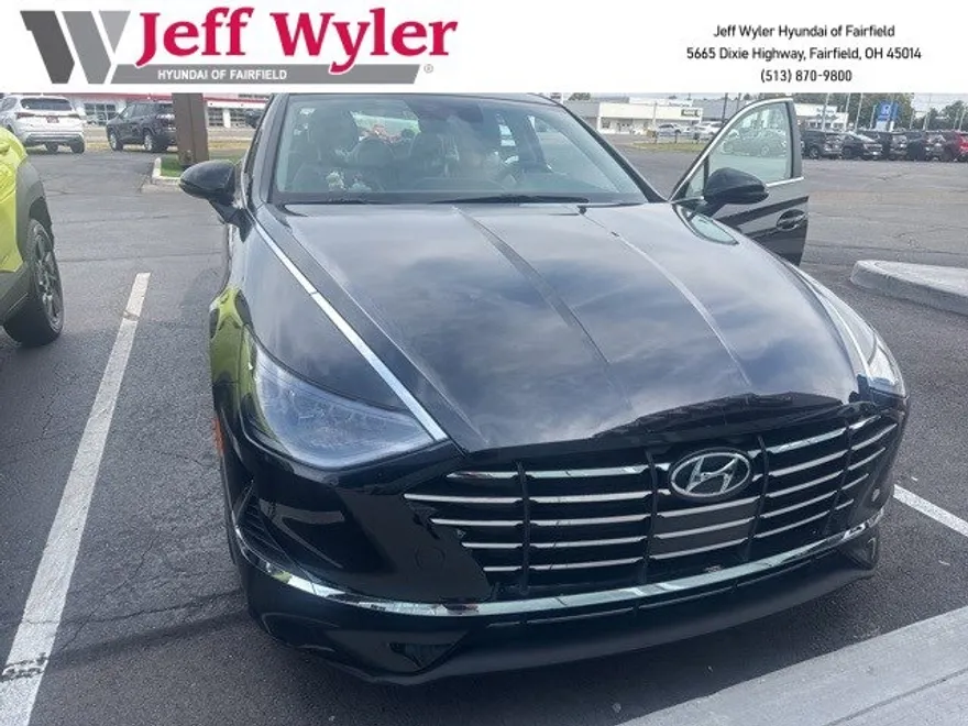 2023 Hyundai Sonata SE photo 1
