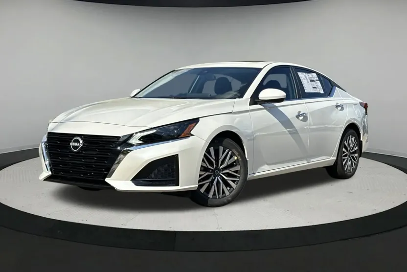 2025 Nissan Altima 2.5 SV photo 1