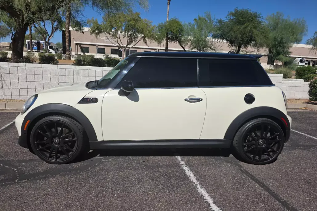 2012 Mini Cooper Hardtop S photo 1