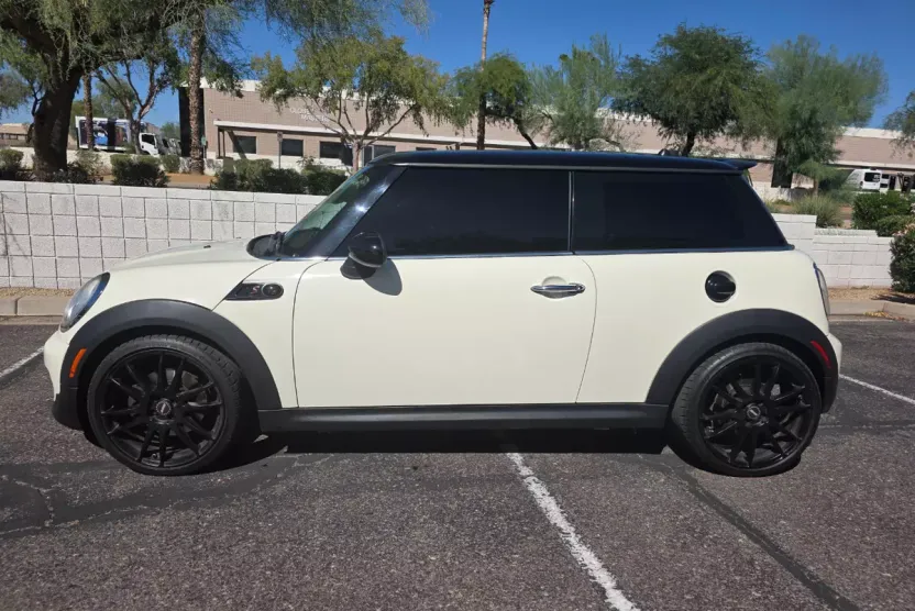 2012 Mini Cooper Hardtop S photo 1