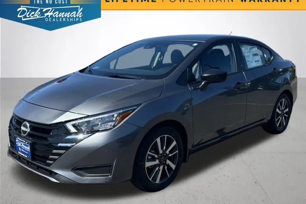 2025 Nissan Versa 1.6 S photo 1
