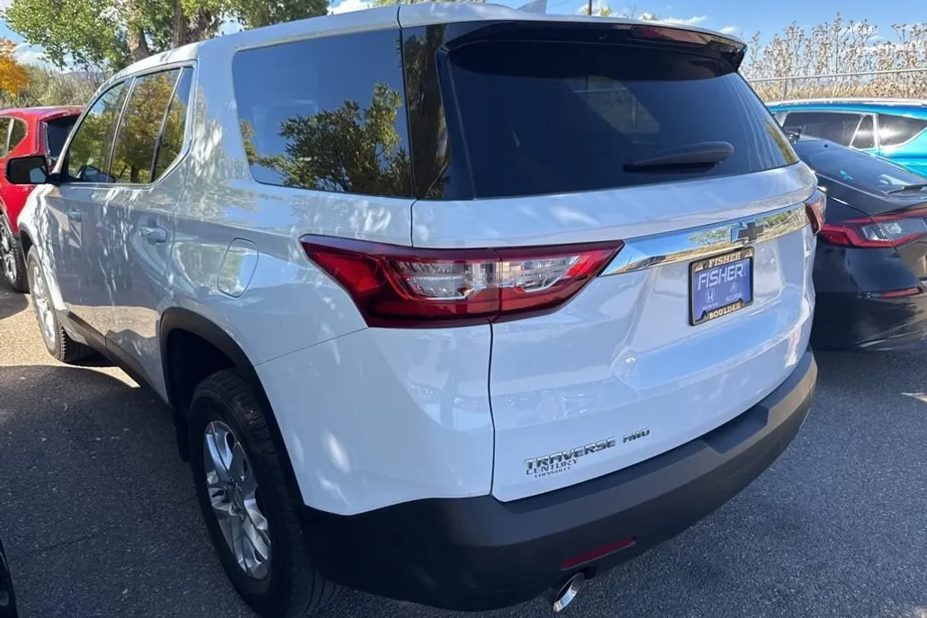 2019 Chevrolet Traverse LS photo 1