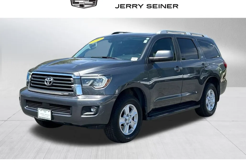 2019 Toyota Sequoia SR5 photo 1