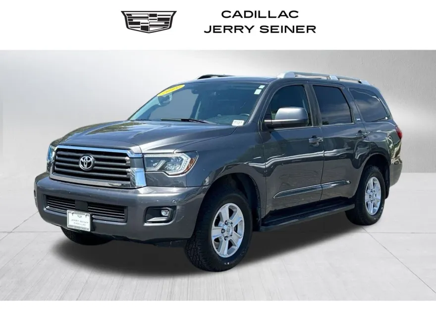 2019 Toyota Sequoia SR5 photo 1