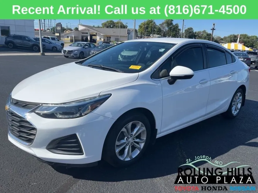 2019 Chevrolet Cruze LT photo 1