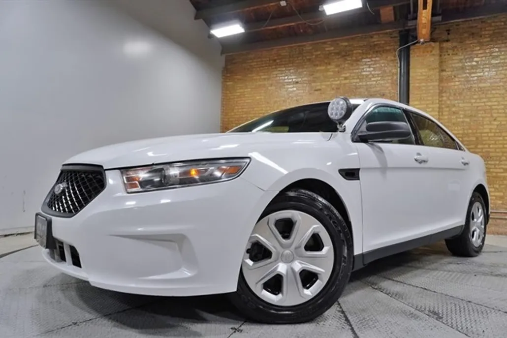 2013 Ford Taurus photo 1