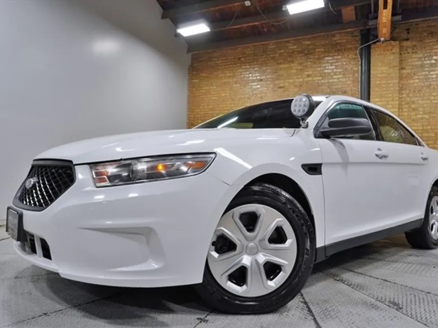 2013 Ford Taurus photo 1