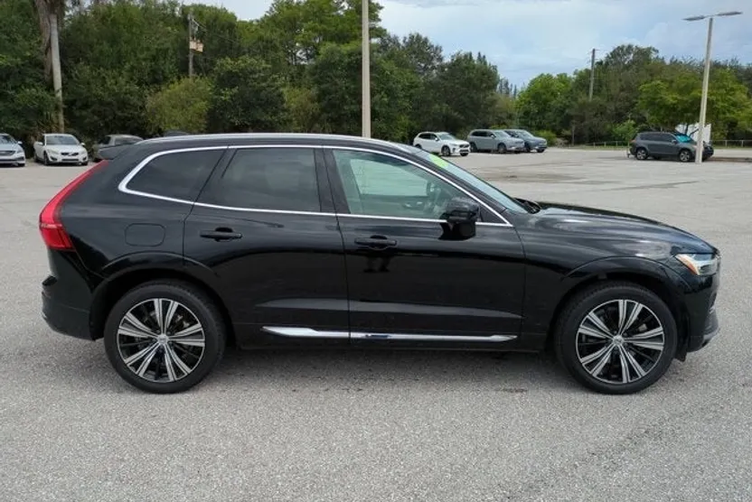 2022 Volvo XC60 Inscription photo 1