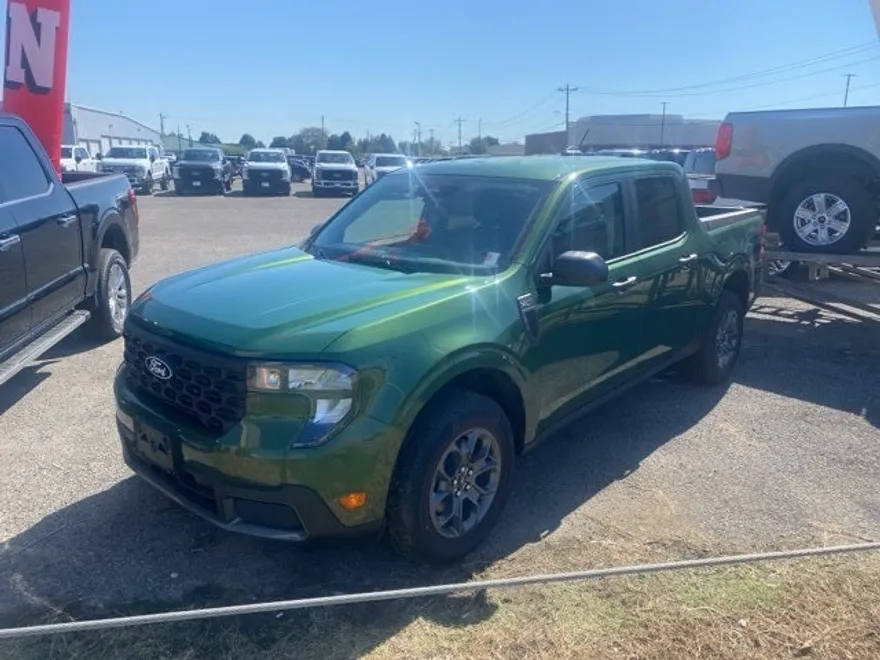 2025 Ford Maverick XLT photo 1