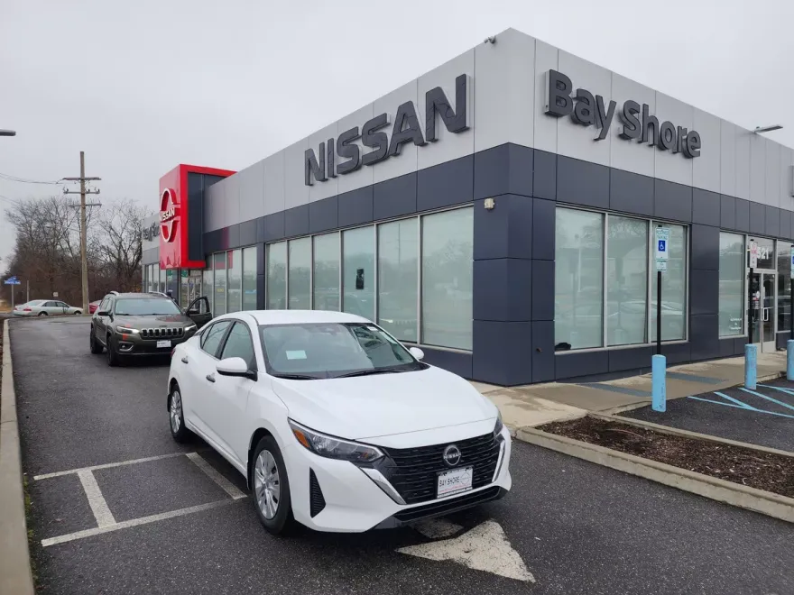2025 Nissan Sentra S photo 1