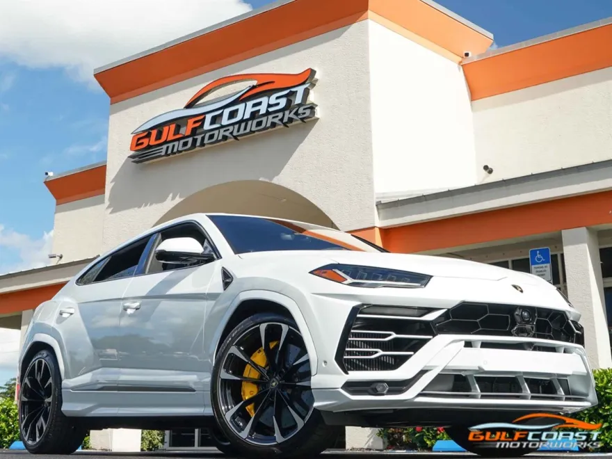 2020 Lamborghini Urus photo 1