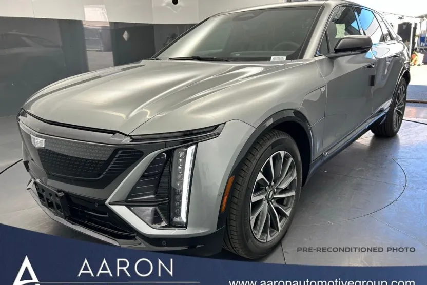 2025 Cadillac Lyriq Sport photo 1