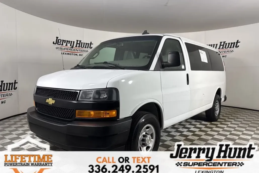 2023 Chevrolet Express 3500 LS photo 1