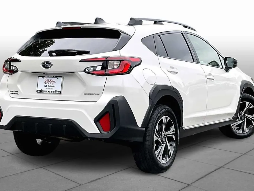 2024 Subaru Crosstrek Premium photo 1