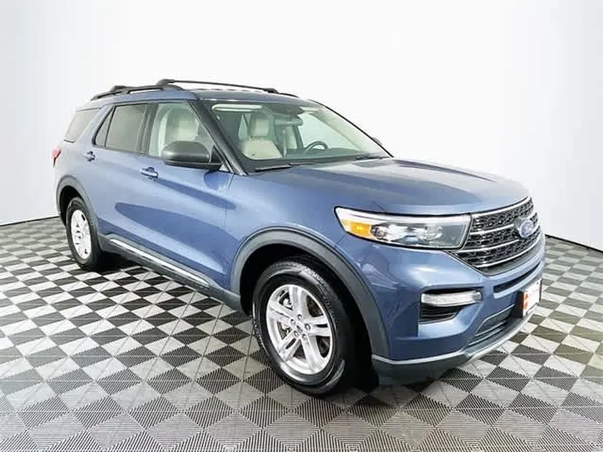 2021 Ford Explorer XLT photo 1