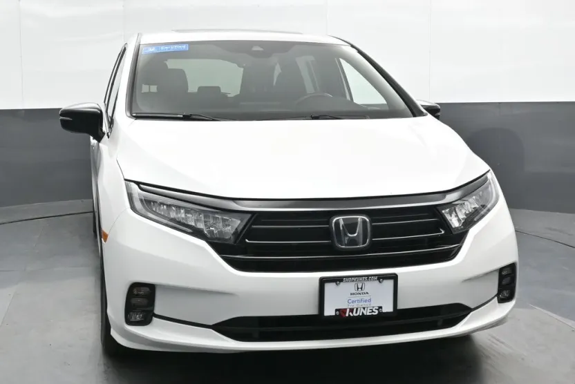 2023 Honda Odyssey Sport photo 1